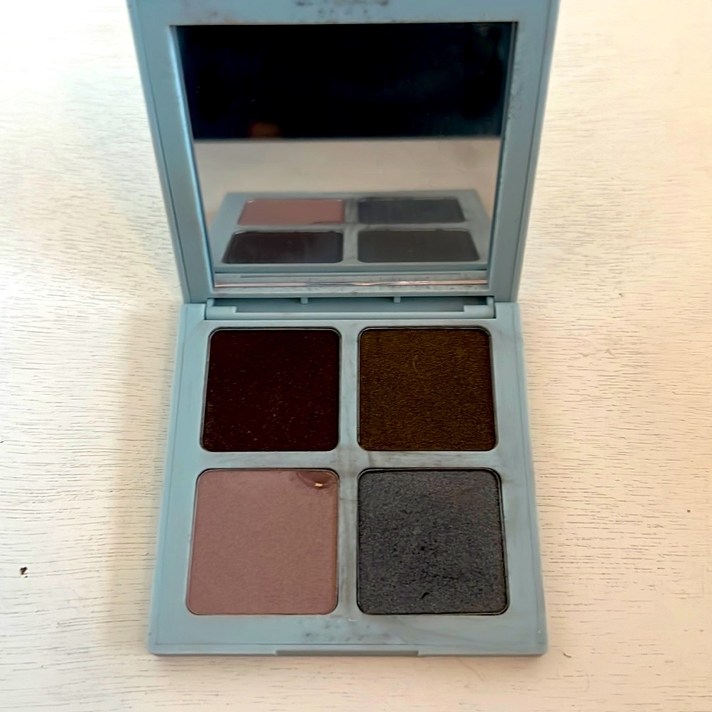 vapour beauty eyeshaow palette used a few times
